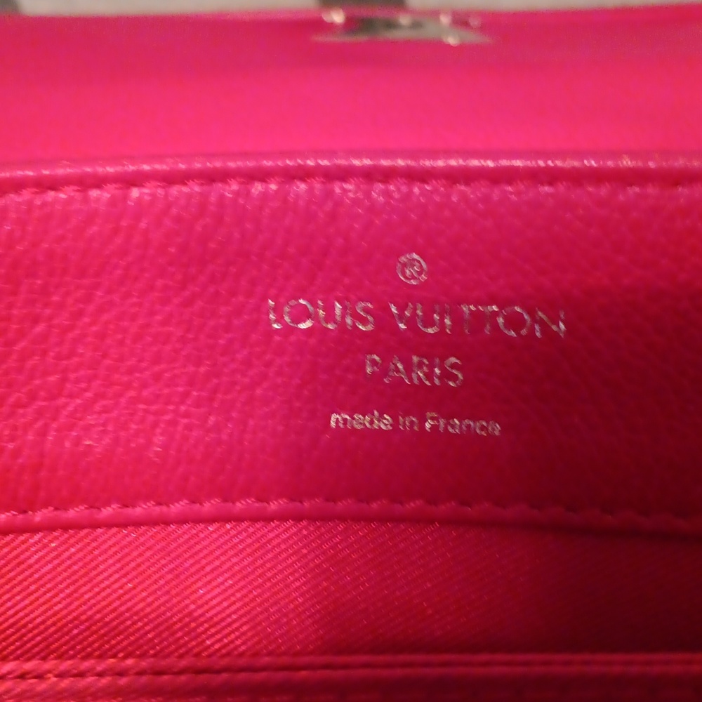 LV Lock me bag
